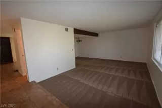 Photo #4: 2194405 Listing