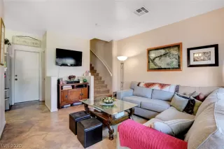 Photo #6: 2194409 Listing