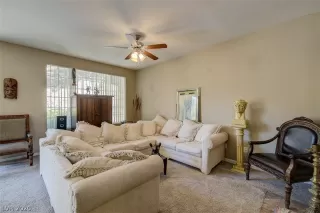 Photo #6: 2194430 Listing