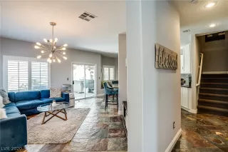 Photo #4: 2194441 Listing