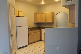 Photo #4: 2194460 Listing