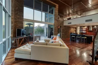 Photo #2: 2194483 Listing 