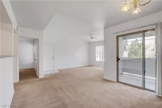 Photo #4: 2194518 Listing