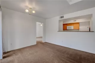 Photo #5: 2194518 Listing