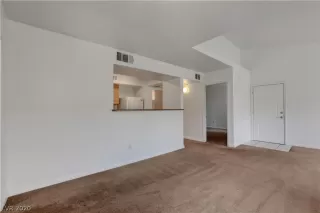 Photo #6: 2194518 Listing