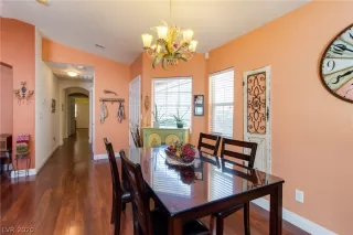 Photo #5: 2194526 Listing