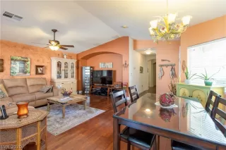 Photo #6: 2194526 Listing