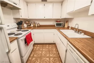 Photo #6: 2194530 Listing