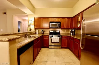 Photo #5: 2194539 Listing