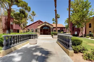 Photo #2: 2194656 Listing