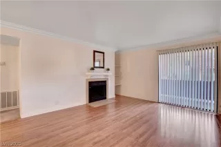 Photo #5: 2194656 Listing