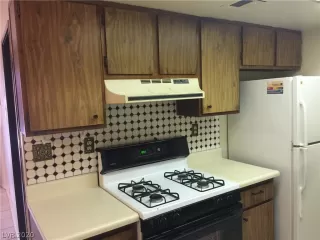 Photo #5: 2194663 Listing