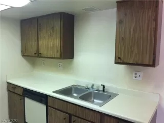 Photo #6: 2194663 Listing