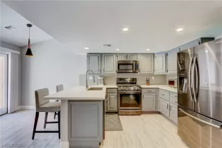 Photo #3: 2194752 Listing 