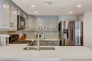 Photo #4: 2194752 Listing 