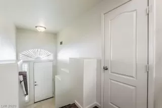 Photo #6: 2194828 Listing