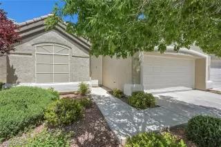 Photo #1: 2194835 Listing