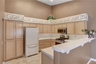 Photo #2: 2194838 Listing