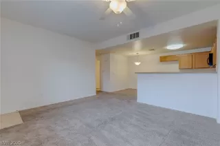 Photo #4: 2194908 Listing