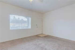 Photo #5: 2194908 Listing