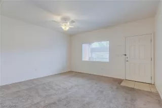 Photo #6: 2194908 Listing