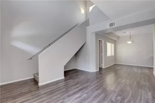 Photo #1: 2194927 Listing