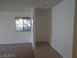 Photo #4: 2194931 Listing