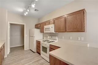 Photo #4: 2195010 Listing