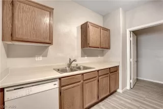 Photo #6: 2195010 Listing