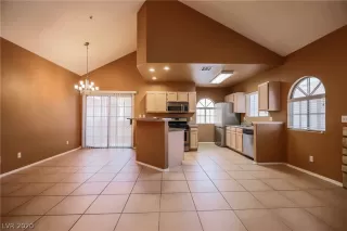 Photo #3: 2195090 Listing 