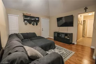 Photo #5: 2195206 Listing