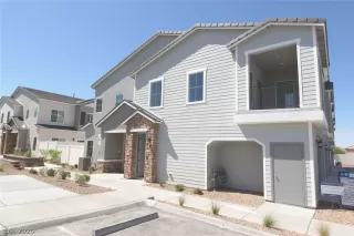 Photo #3: 2195265 Listing