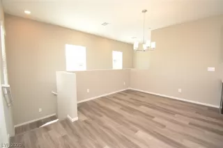 Photo #5: 2195265 Listing