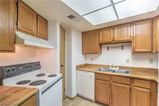 Photo #5: 2195276 Listing 