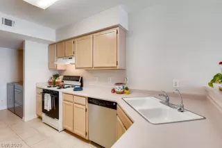 Photo #2: 2195439 Listing