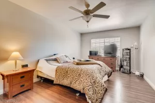 Photo #4: 2195439 Listing