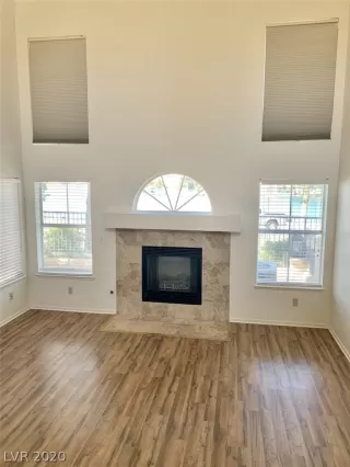 Photo #1: 2195518 Listing 