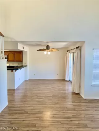 Photo #2: 2195518 Listing 