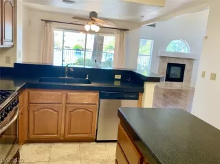 Photo #4: 2195518 Listing 