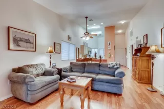 Photo #2: 2195551 Listing 