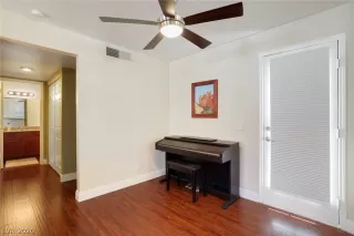 Photo #5: 2195554 Listing