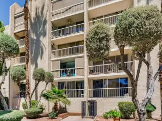 Photo #1: 2195574 Listing