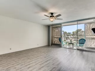 Photo #5: 2195574 Listing