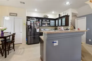 Photo #2: 2195578 Listing