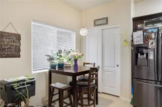 Photo #4: 2195578 Listing