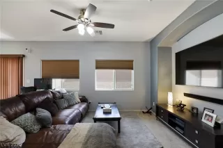 Photo #6: 2195578 Listing