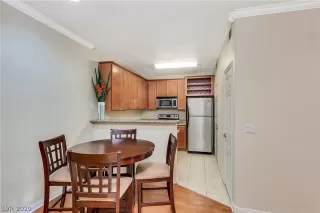 Photo #3: 2195683 Listing 