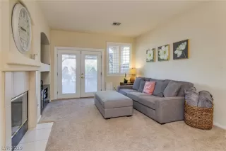 Photo #4: 2195781 Listing