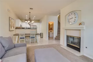 Photo #5: 2195781 Listing