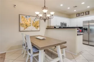 Photo #6: 2195781 Listing